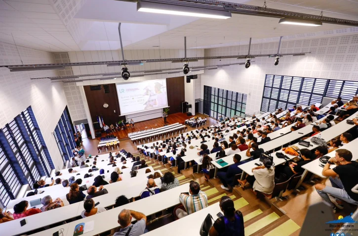 Université du Tampon : 260 étudiants reçoivent leur diplôme