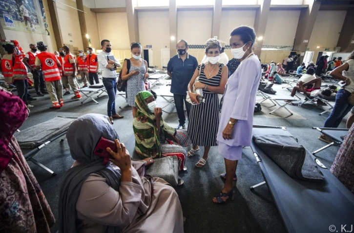 Huguette Bello s?est rendue aux côtés des familles suite à l?incendie de la résidence "Marina"