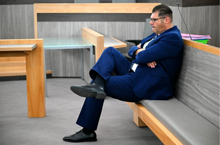  Alexandre Rossi dans la salle d'audience du tribunal correctionnel de Montauban, le 13 juin 2025. © Photo Lionel Bonaventure / AFP 