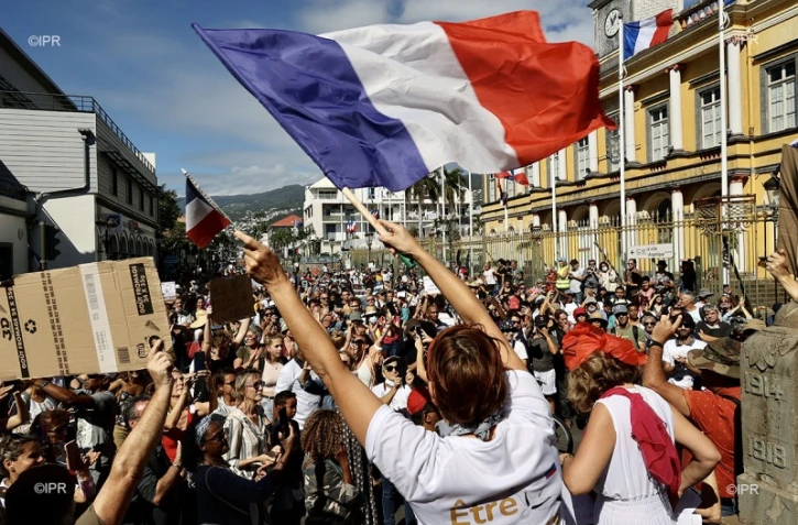 14 juillet manifestation saint-denis anti restrictions sanitaires et obligation vaccinale