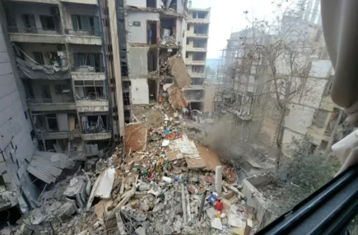 Un immeuble a été détruit par une frappe israélienne, le 8 avril 2026 à Beyrouth ( AFP / Fadel ITANI )