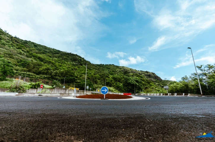 Saint-Denis : le tout nouveau giratoire au niveau de l’échangeur de La Redoute mis en service