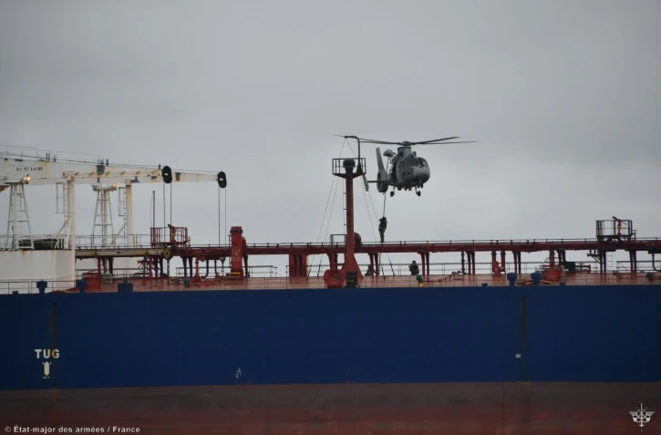 Un pétrolier suspecté d'arborer un faux pavillon et de transport illicite de carburants intercepté au large de La Réunion
