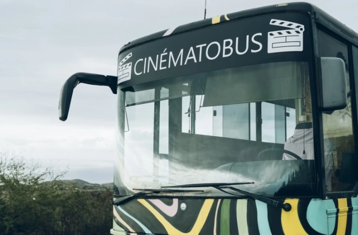 Cinématobus : Château Morange emmène le cinéma péi au pied des immeubles