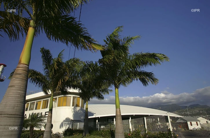 Le Port: au moins 200 000 euros de dégâts à la Halle des manifestations