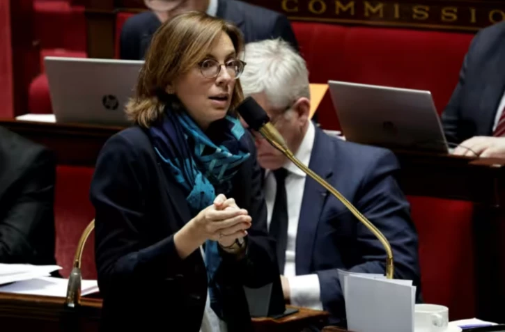 La ministre des Comptes publics Amélie de Montchalin avant le vote de la partie "recettes" du budget de la Sécu à l'Assemblée nationale, le 8 novembre 2025 ( AFP / STEPHANE DE SAKUTIN )