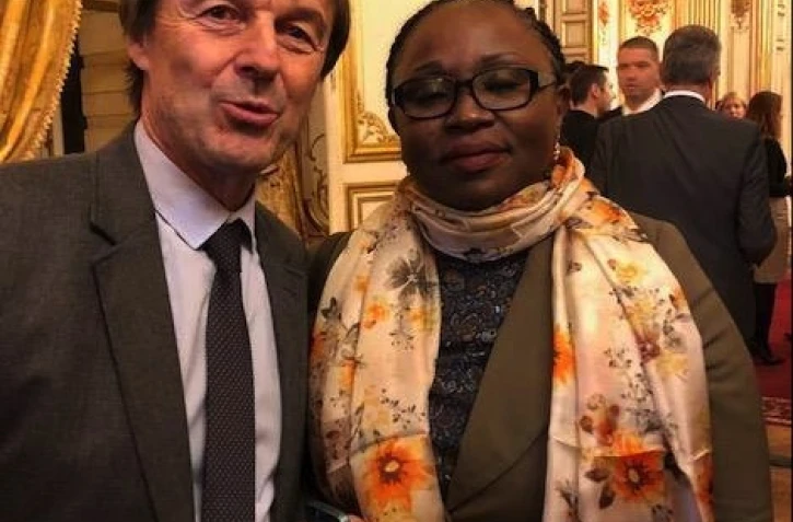 Ramlati Ali aux côtés du ministre Nicolas Hulot (photo : Facebook)