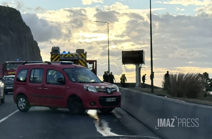 Saint-Denis : feu de broussailles en cours, les pompiers sont sur place
