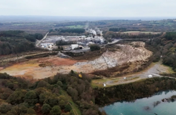 La carrière d'andalousite exploitée par la société Imerys, le 5 novembre 2024 à Glomel (Côte-d'Armor) ( AFP / Damien MEYER )