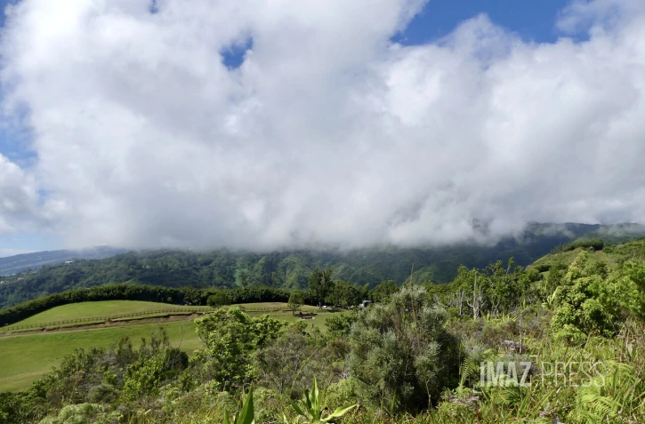 Nuages sur les pentes du Colorado