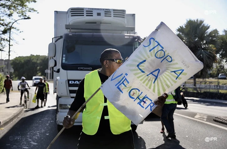 Route du littoral bloquée