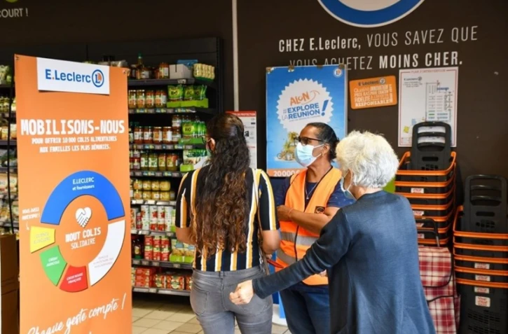 Le Port : collecte de denrées alimentaires pour la Banque alimentaire des Mascareignes