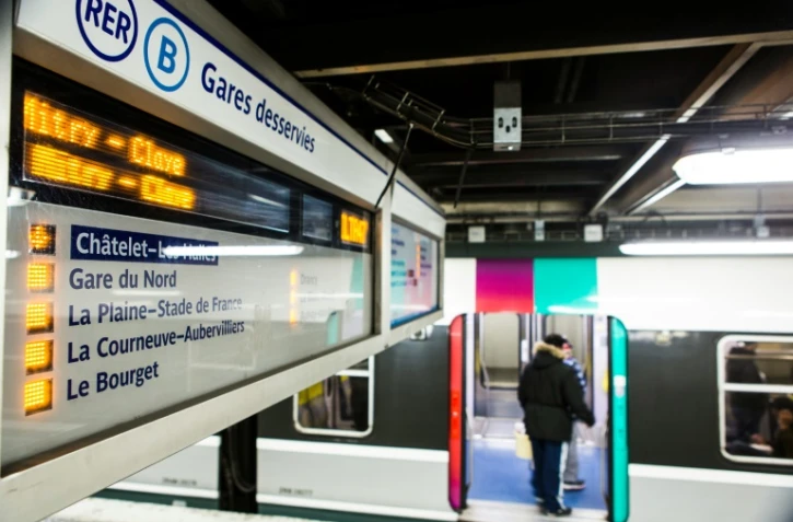 Quai du RER B à Chatelet-Les Halles à Paris, le 8 mars 2016