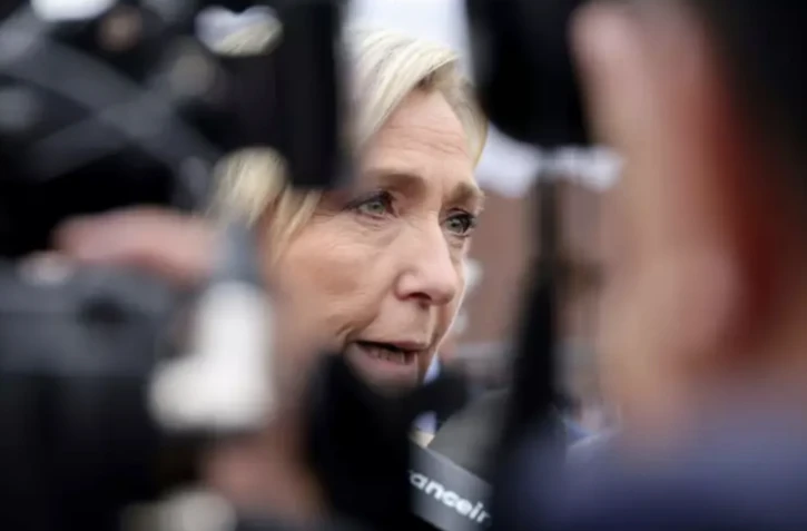 Marine Le Pen Ă Henin-Beamont dans le Pas-de-Calais, le 14 juin 2024 ( AFP / Denis Charlet )