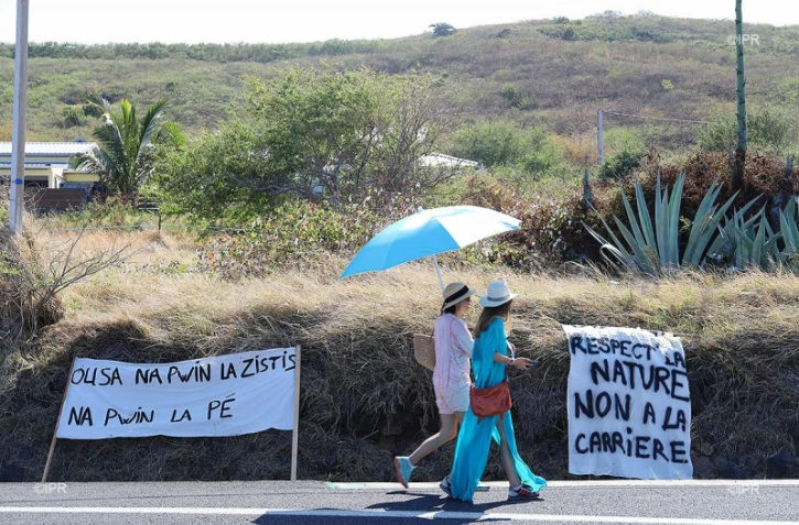 Chaêne huamine contre la carrière de Bois Blanc