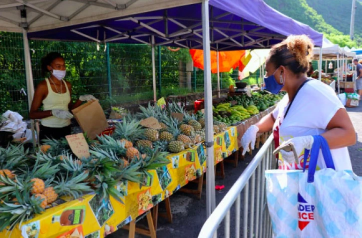 Le marché forain à La Ravine Saint-Leu ouvert ce samedi 