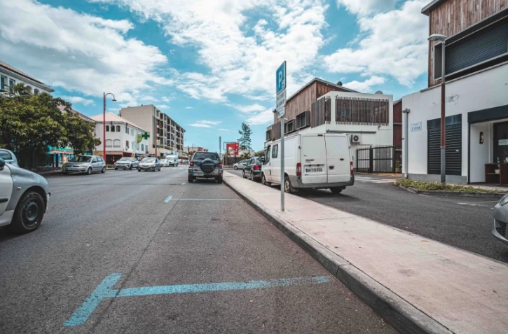  La Possession : des zones bleues de stationnement mises en place [