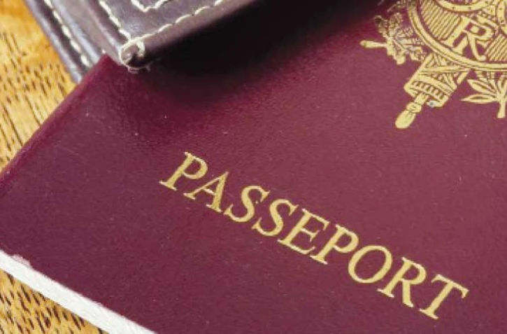 Renouveler maintenant cartes  d'identité et passeports