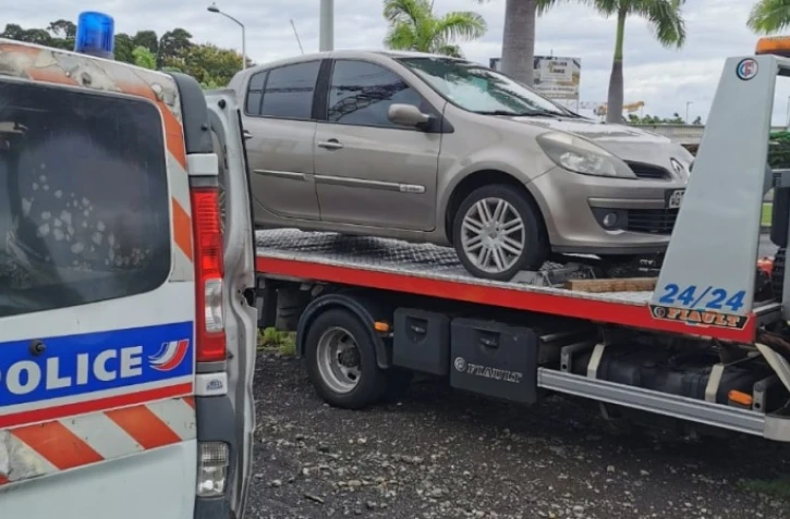 Saint-Denis : un conducteur contrôlé sans assurance, en défaut de permis et de contrôle technique