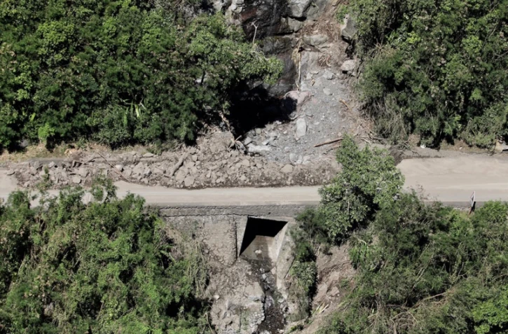 Route de Cilaos fermée vue du ciel