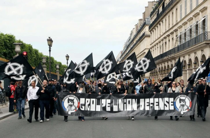 Des membres du GUD (Groupe Union Defense) lors d'une manifestation à Paris.