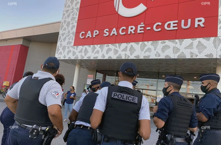 Covid-19 : la police contrôle les mesures sanitaires au Cap Sacré-Coeur