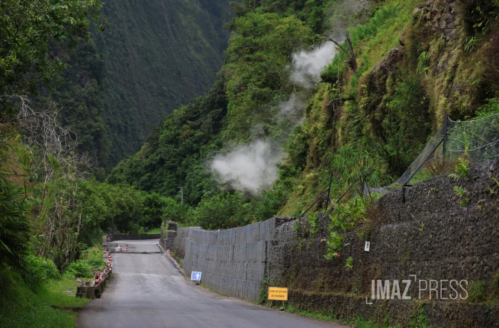 Route de Salazie fermée à la circulation, purge route de salazie