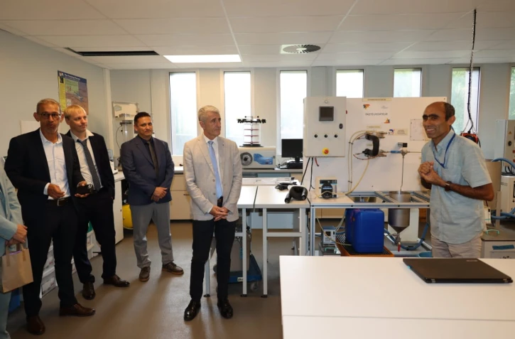 visite du préfet de La Réunion à l'école Esiroi