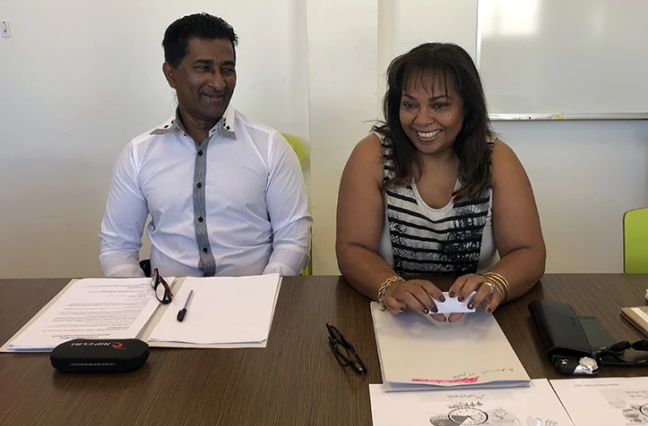 Rythmes scolaires Saint-Benoit  Johny Moutouvirin, directeur des affaires scolaires et Nadine Le Toullec, adjointe au maire déléguée à la réussite éducative.