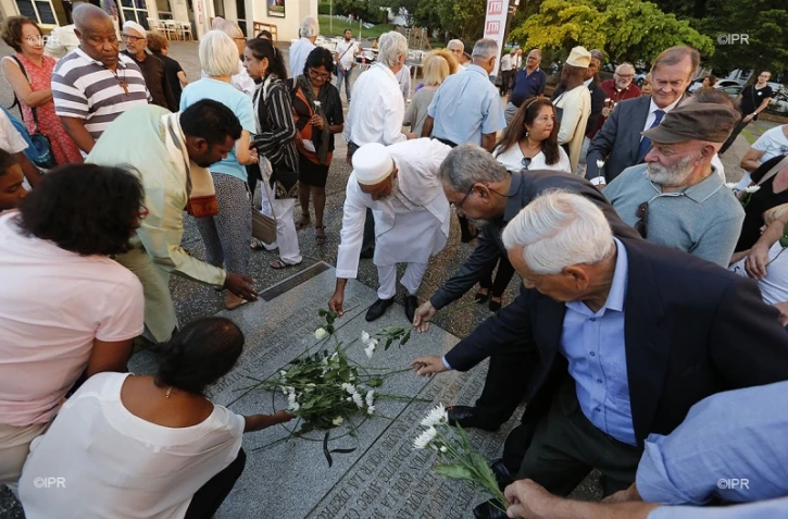 Hommage pour les victimes de Trèbes à Saint-Denis