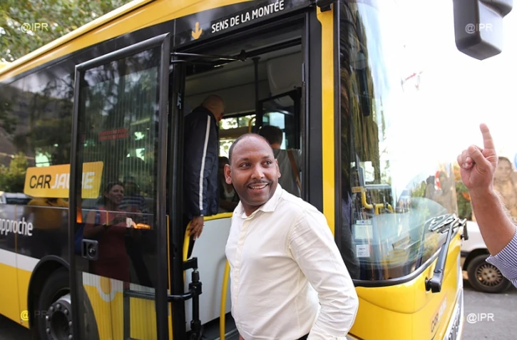 Thierry Robert Car Jaune