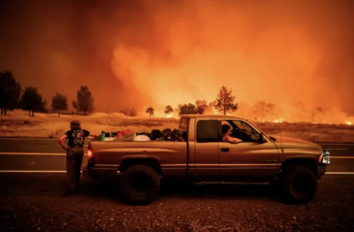 Californie : le mégafeu en cours devient l'un des plus gros jamais enregistré dans cet Etat