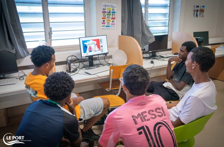 Le Port : lycée jean Hinglo 