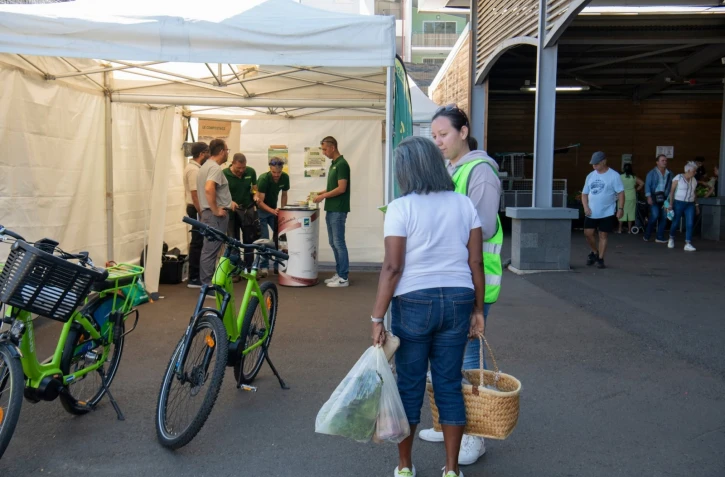 Une sensibilisation au développement durable sur le marché forain de Saint-Joseph 