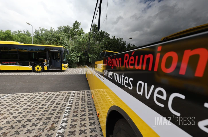nouveaux véhicules car jaune 