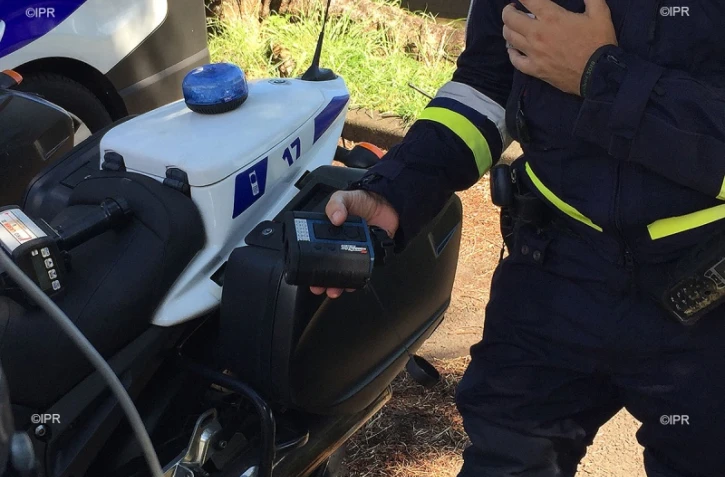 Jumelle radar de la Police Nationale