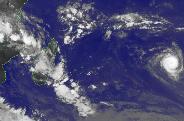 Le cyclone tropical Vince reste bien loin de toute terre habitée [?]