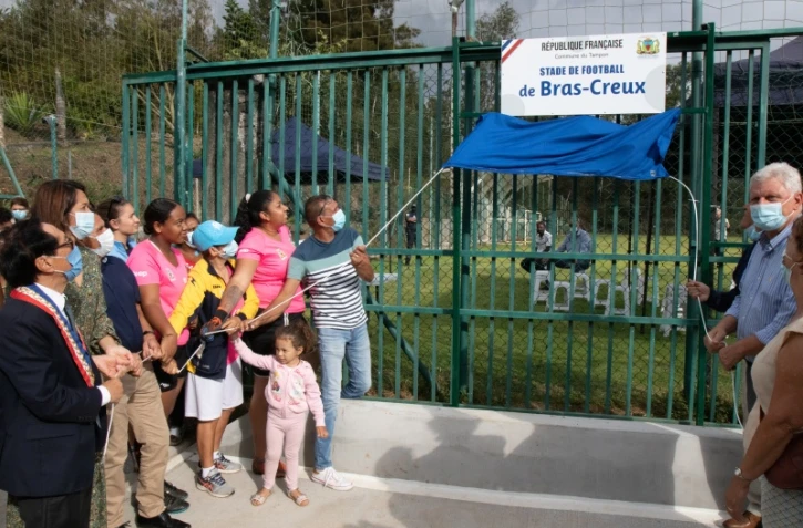 Le Tampon : inauguration des tribunes du stade de Bras Creux