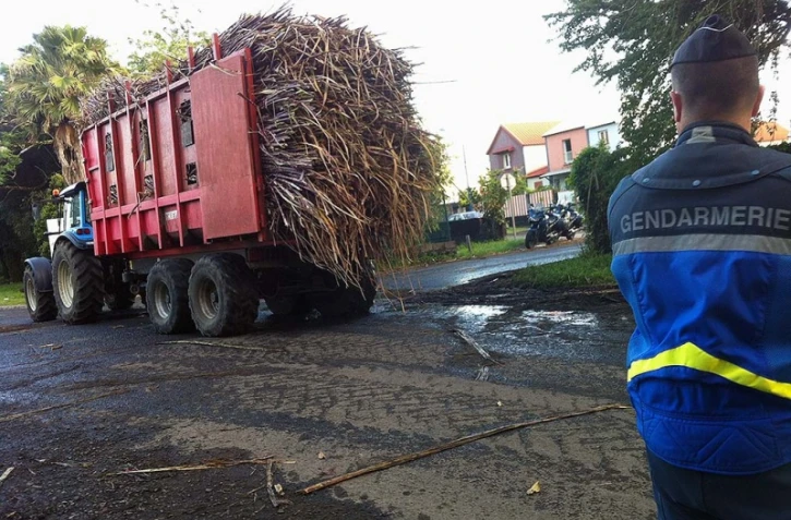gendarmerie avec les planteurs 