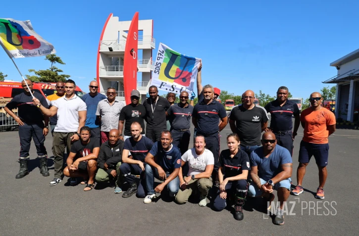 grève du sdis , pompiers au port 