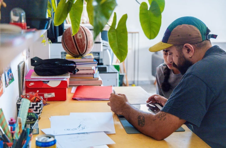 Saint-Denis : atelier création d'agenda pour les marmailles