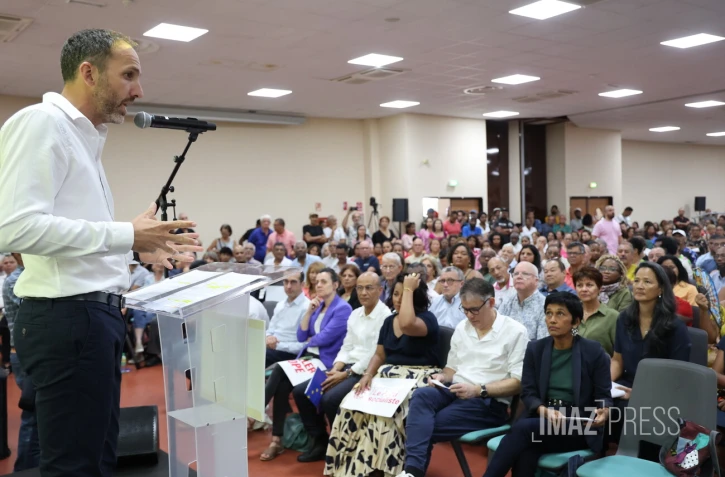 Raphaël Glucksmann et Olivier Faure.