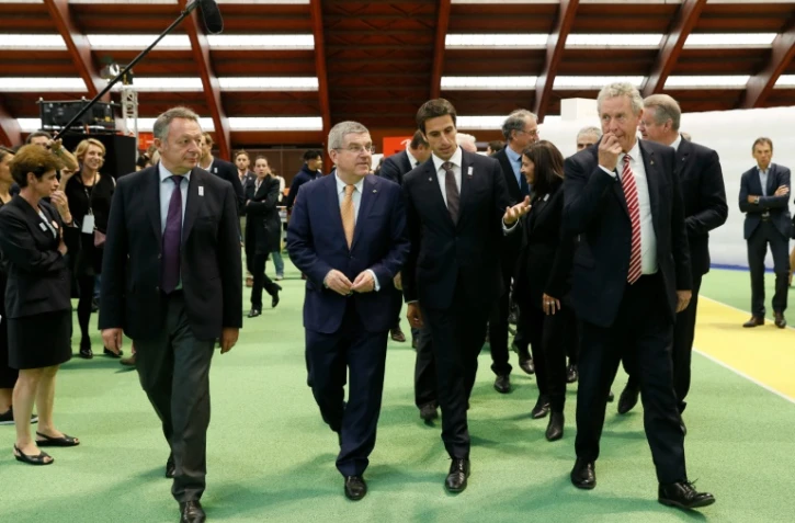 Le patron du CIO Thomas Bach avec les responsables français de la candidature parisienne pour les JO-2024 à l'INSEP