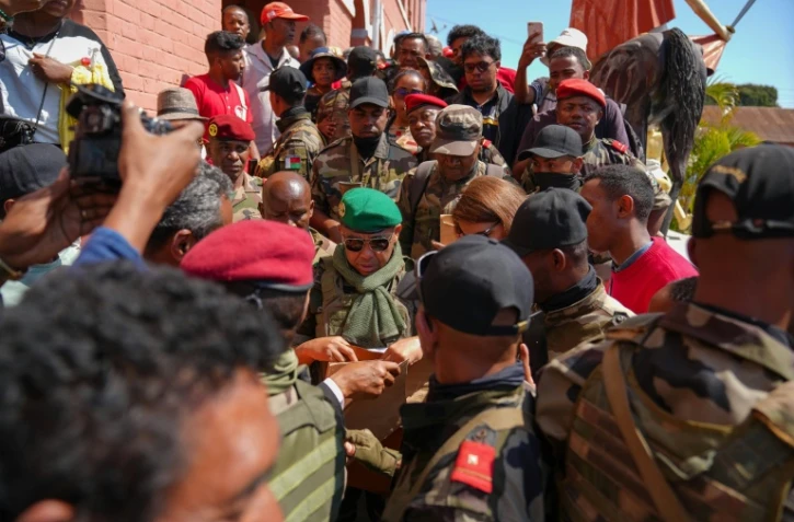 Le Colonel Michael Randrianirina (C) à Antananarivo, le 16 octobre 2025