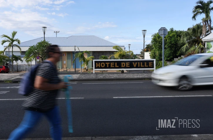 mairie de  sainte-rose  