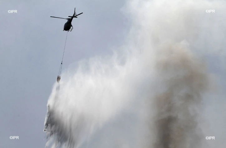 hélicoptère bombardier d\'eau