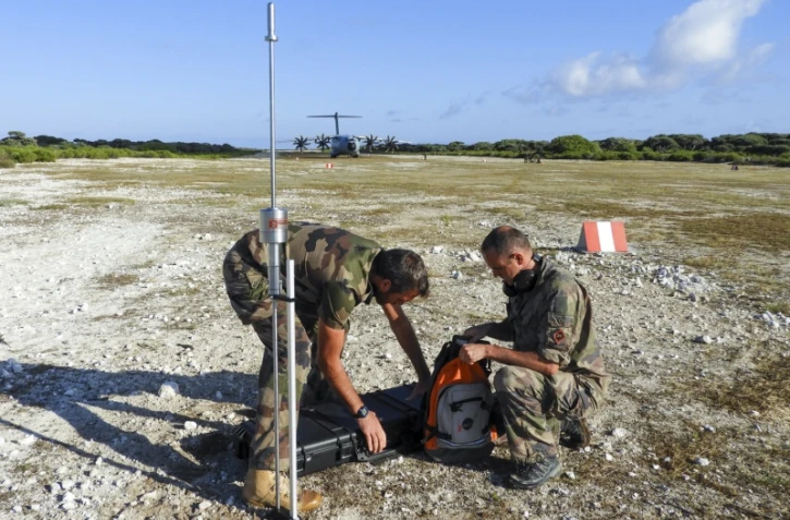 Les militaires du FAZSOI réhabilitent les pistes d'atterrissage dans les iles Eparses