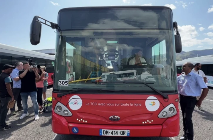 "Vis ma Vie" : à Saint-Paul, cyclistes et conducteurs de bus échangent leur place