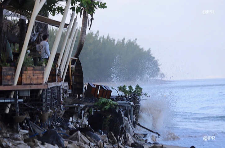 La houle se déchaîne sur le littoral jeudi 19 avril