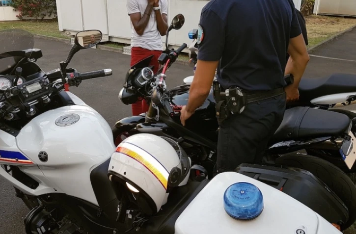 Contrôles de police ciblant les deux-roues au Port